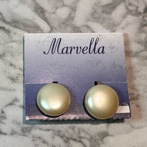 Marvella Vintage Classic Pearlescent Button‎ Clip On Earrings